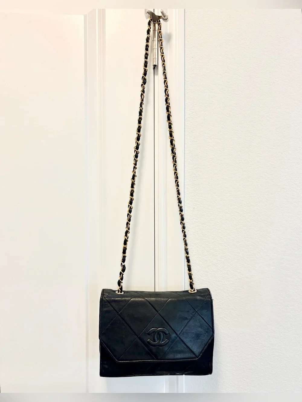 Auth CHANEL Quilted CC Matelasse Lambskin Leather 24K Single Flap Bag